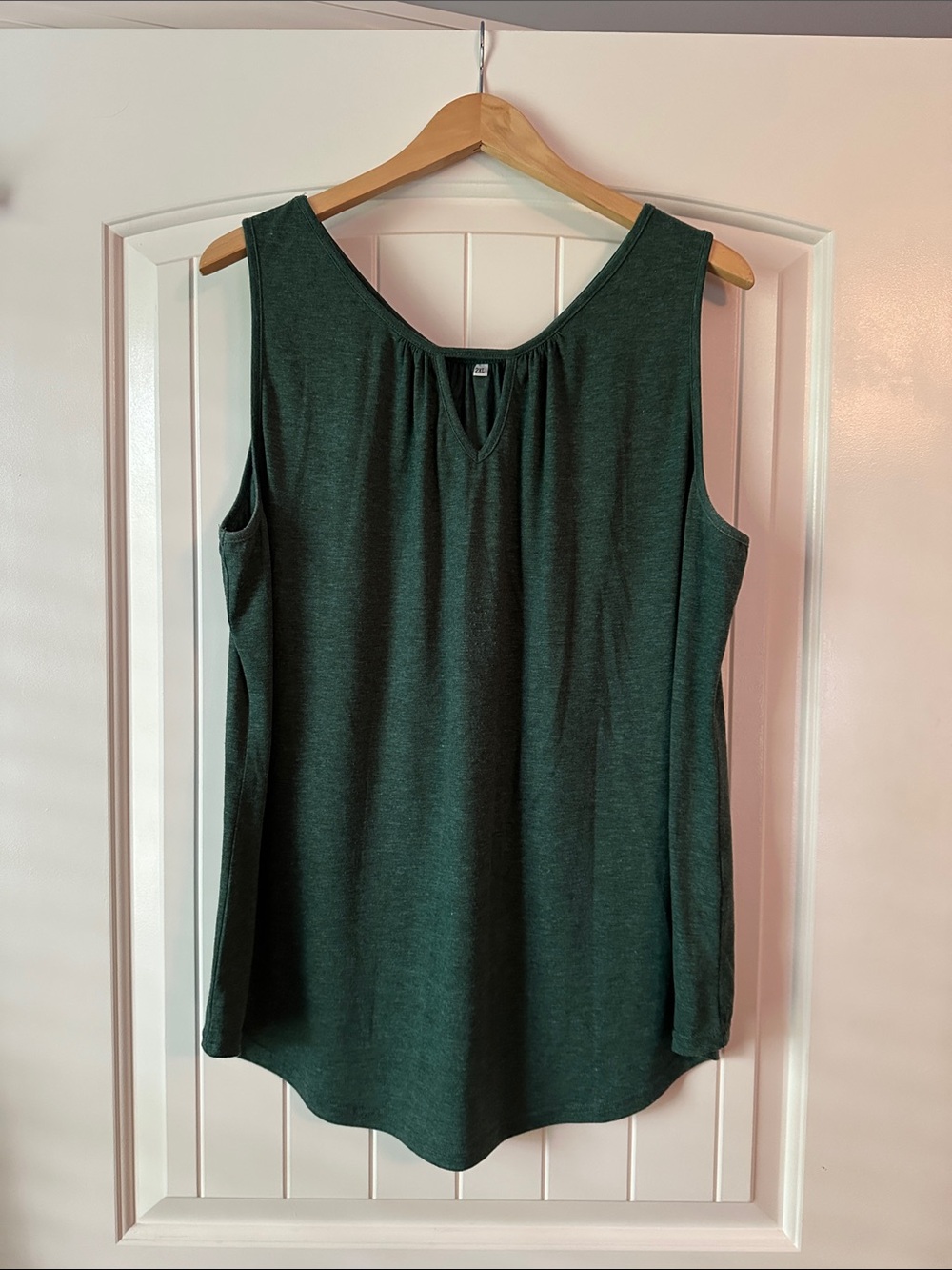 Sleeveless Dark Green V-Neck Women's Tank Top